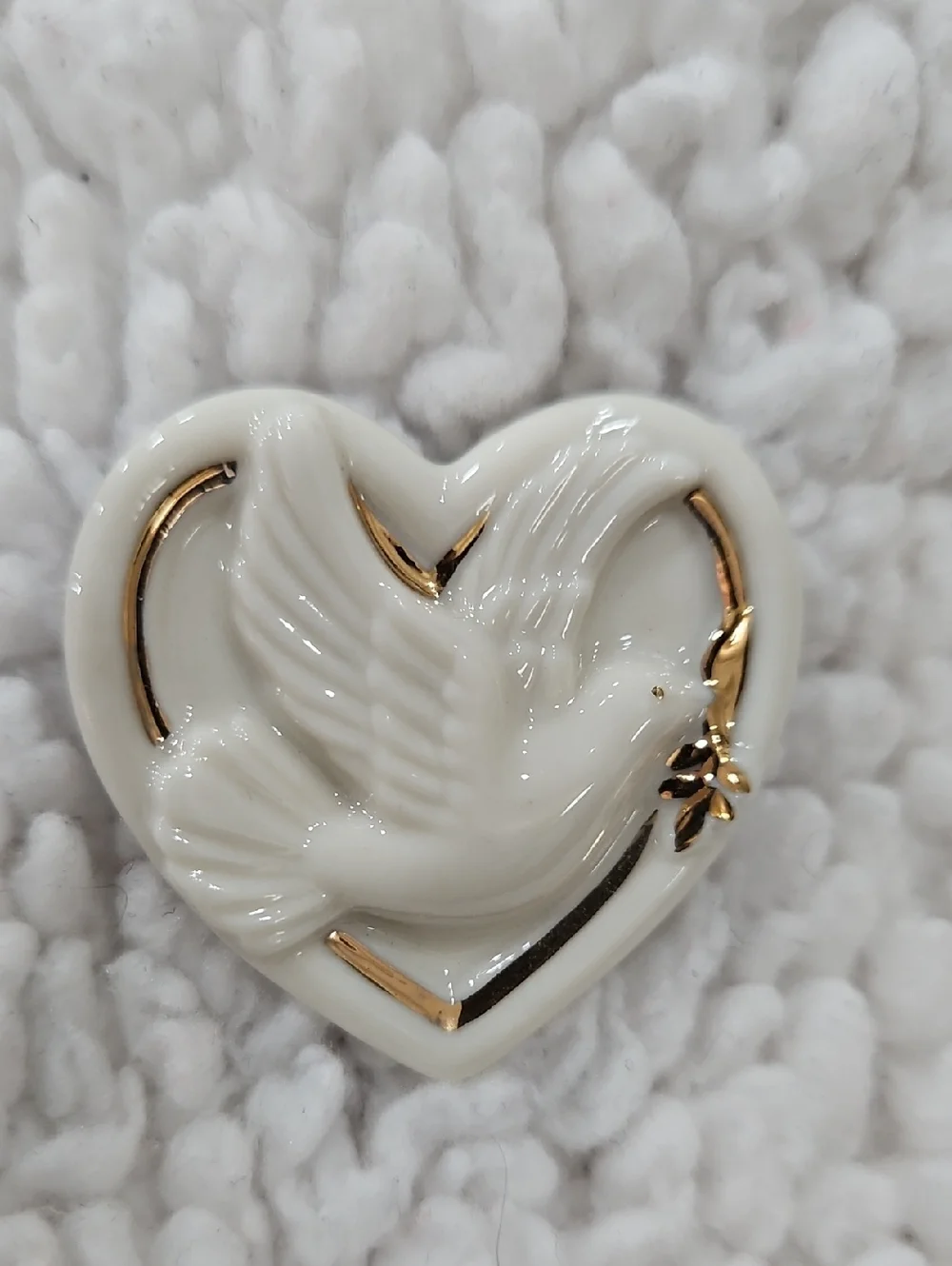 NIB Lenox Peaceful Heart Porcelain Brooch Pin with 24k Gold Trim Vintage‎